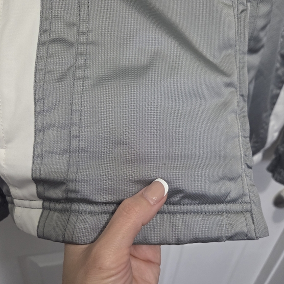 Spyder XT.L Girl Reflective Silver & White Waterproof Winter Ski Jacket Size 14 - Picture 9 of 16